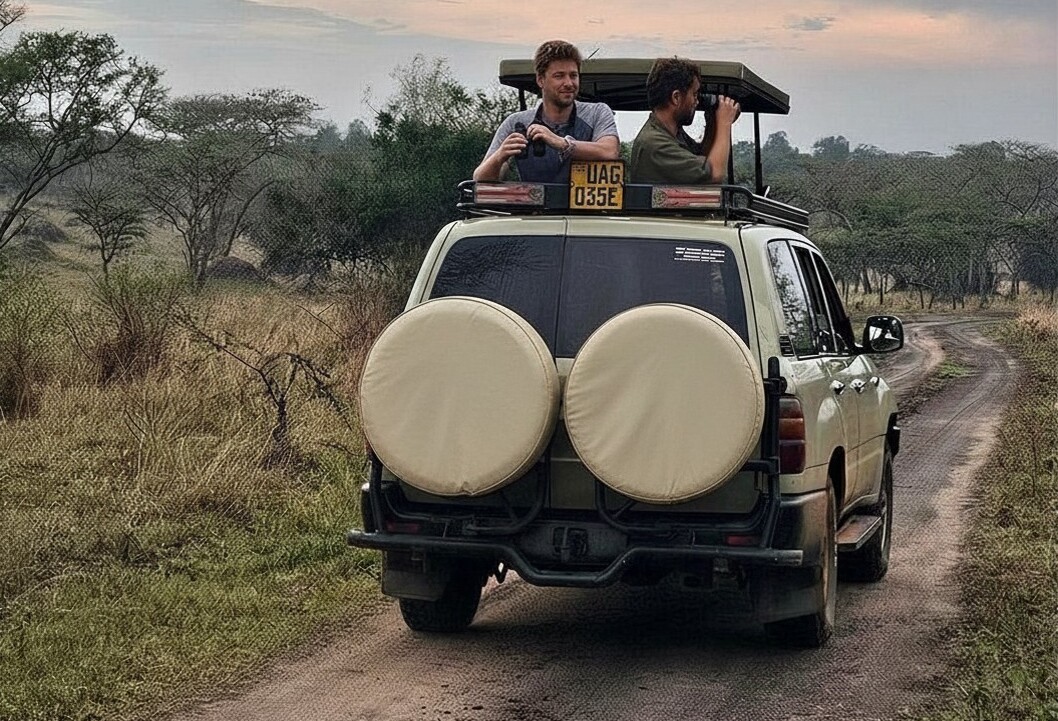 land Cruiser Gx manual 4x4 rental uganda for self drive